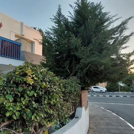 Rhodes Gardens Apartman Paphos