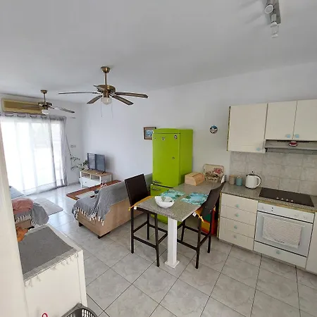 Rhodes Gardens Apartment *