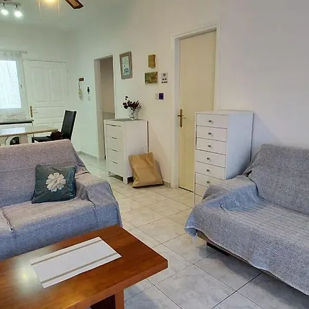 Rhodes Gardens Apartman Paphos